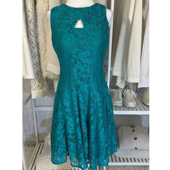 Danny & Nicole Women's Size 4 Teal Lace Fit & Flare Skater Dress #0573 - Picture 1 of 11